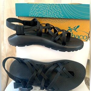 New in Box Women’s Chaco ZX2 Classic Black Sandals Size 8